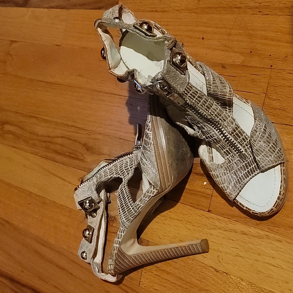 BCBGENERATION Snake print with studded ankle 8M